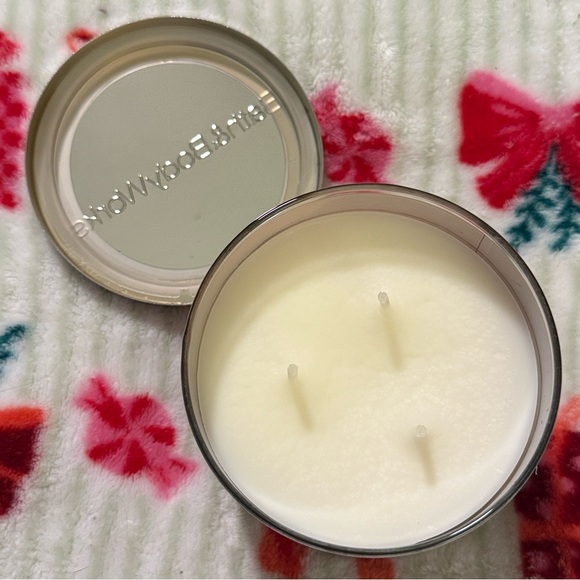 Bath and Body Works Rum Rum Reindeer 3-Wick Candle NWT - Picture 2 of 4